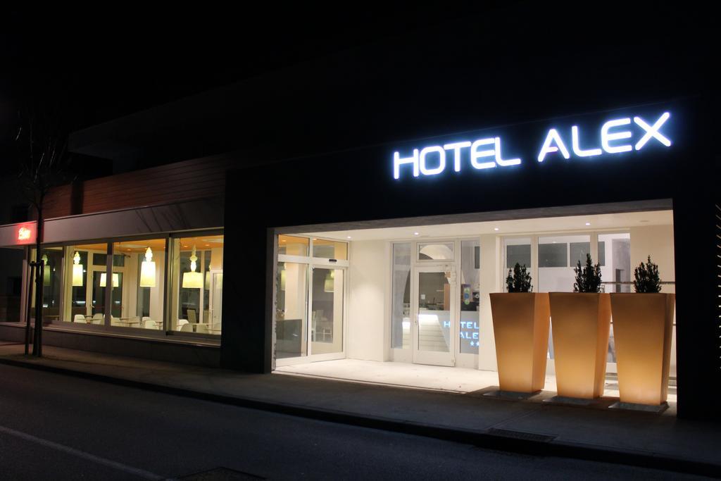Hotel Alex لينانو سابيادورو المظهر الخارجي الصورة